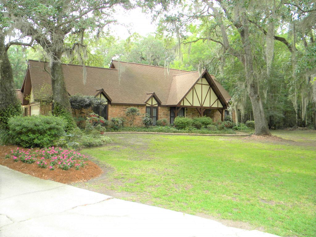 Listings Rosslyn Stone