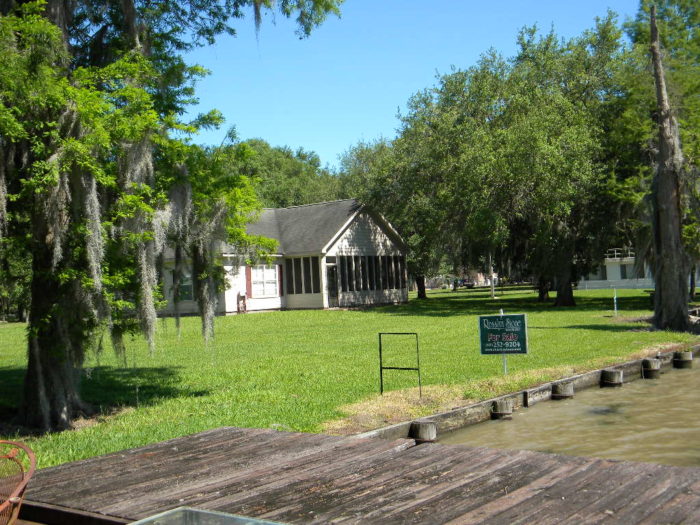 Rosslyn Stone Real Estate Broker The Waterfront Property Specialists