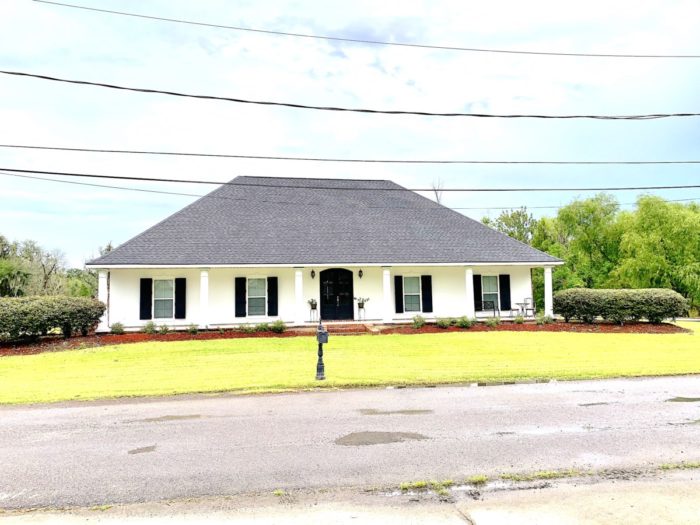 Rosslyn Stone Real Estate Broker The Waterfront Property Specialists