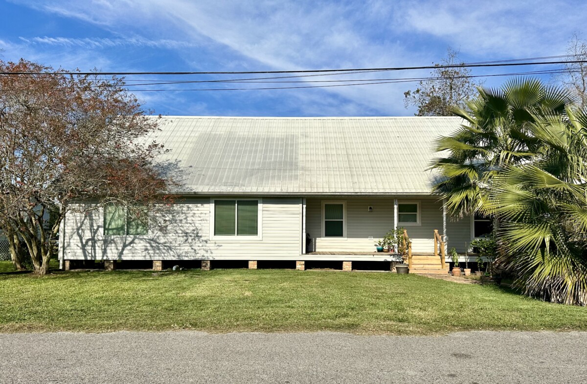 Rosslyn Stone Real Estate Broker The Waterfront Property Specialists